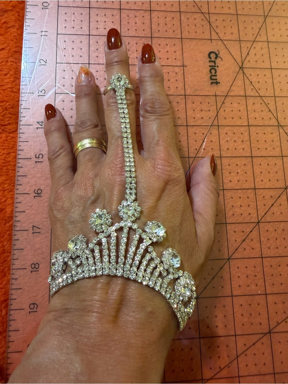 Vintage Rhinestone Hand Chain Ring Bracelet Clear Crystal Statement Jewelry